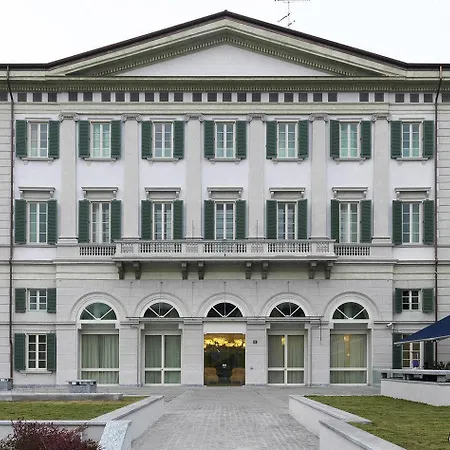 Nh Palazzo Moscova Hotel